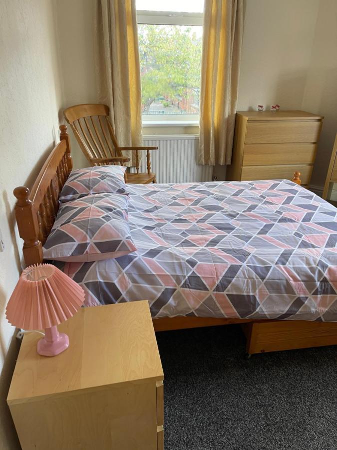 Spacious, Sleeps 17, 3 Bathrooms, Parking, Mansfield Exterior photo