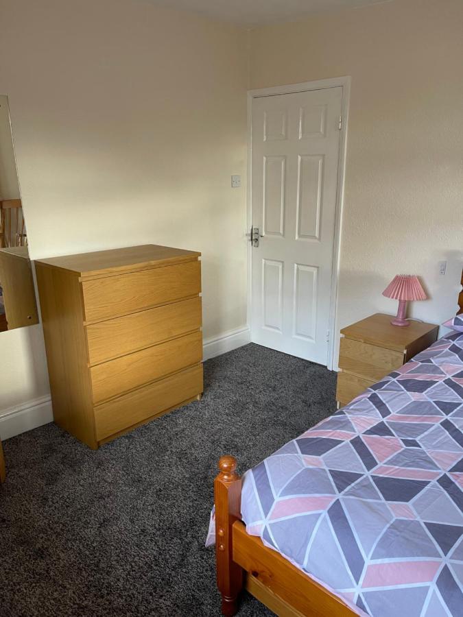 Spacious, Sleeps 17, 3 Bathrooms, Parking, Mansfield Exterior photo