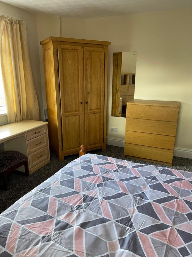 Spacious, Sleeps 17, 3 Bathrooms, Parking, Mansfield Exterior photo